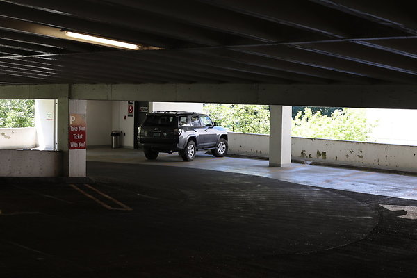 Crown Plaza Garage 027
