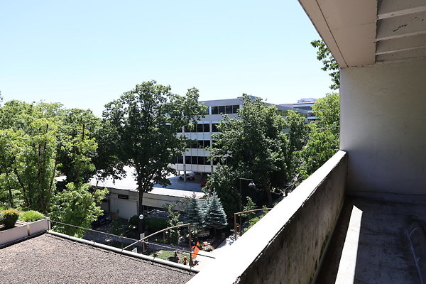 Crown Plaza Garage 166