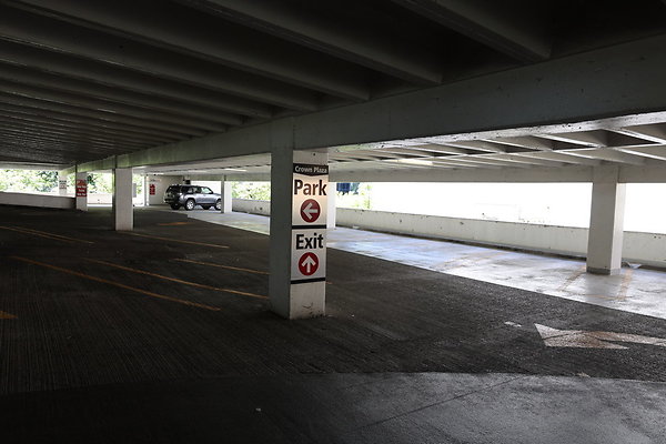 Crown Plaza Garage 034
