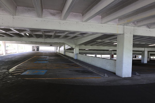 Crown Plaza Garage 091