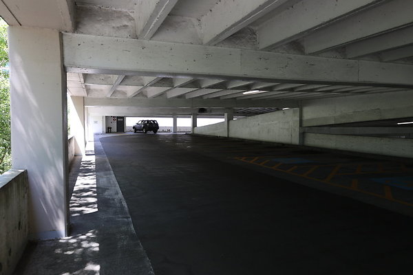 Crown Plaza Garage 005