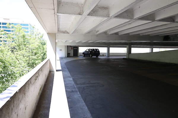 Crown Plaza Garage 010