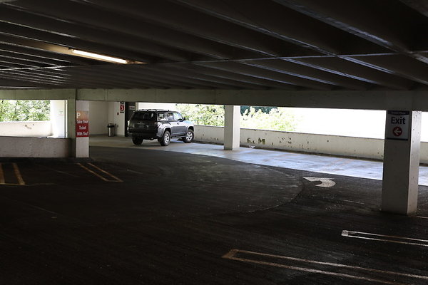 Crown Plaza Garage 026