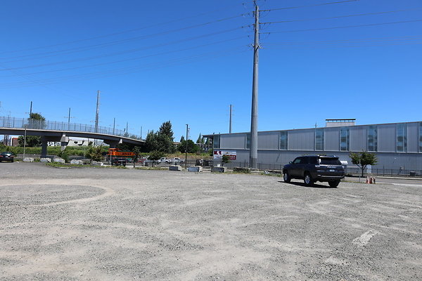 OMSI Streetcar Lot 030