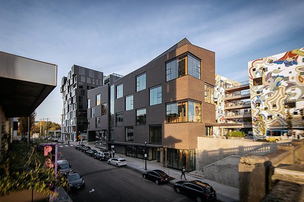 1b405761-7b27-48ab-9d91-1e4dbdf7e69d Skylab Sideyard 11