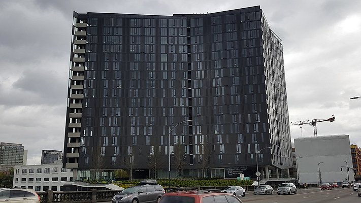 1280px-Yard, PDX, April 2017