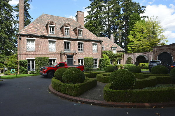 30 Dunthorpe Estate Lake House