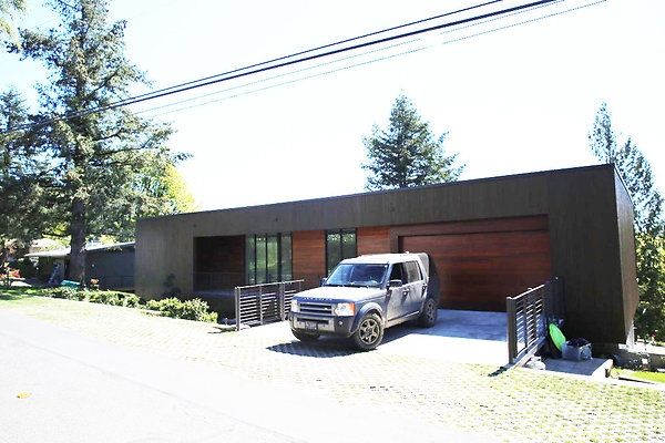 05 2111  NW Walmar Dr 