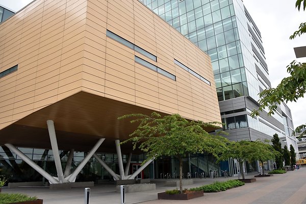 26 OHSU Life Sciences 2730 SW Moody