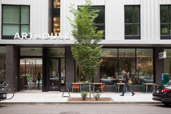 PNCA-ArtHouse-Student-Housing-Entrance