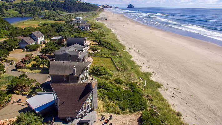 104-beachfront-luxury-cabin-16-1