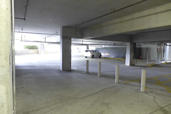 13 Moda Center Garage