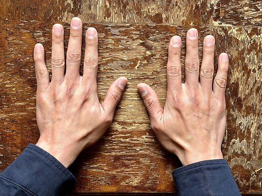 Hand model Oliver Udom 4