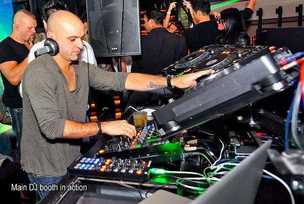 UNIVERSAL-8285-LA-13