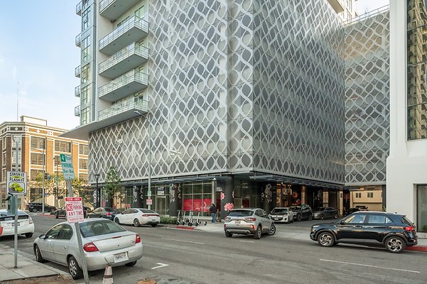 18 RENEE 859 Hope + Flower 18 RENEE 859 Hope + Flower