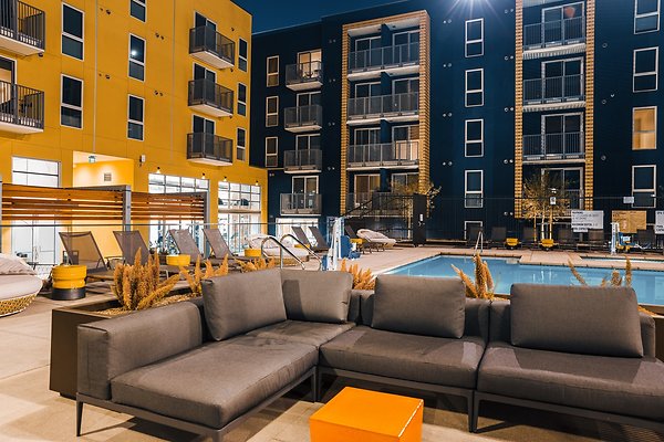 LAPLAZA-NIGHT-10 0 LAPLAZA-NIGHT-10 0