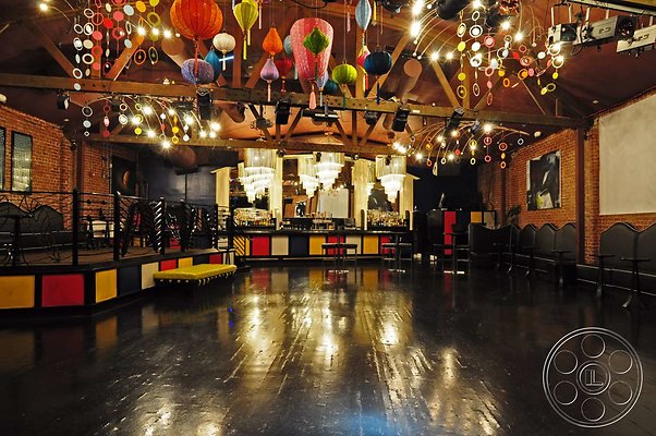 16 Image Club 18 Hancock Park 16 Image Club 18 Hancock Park