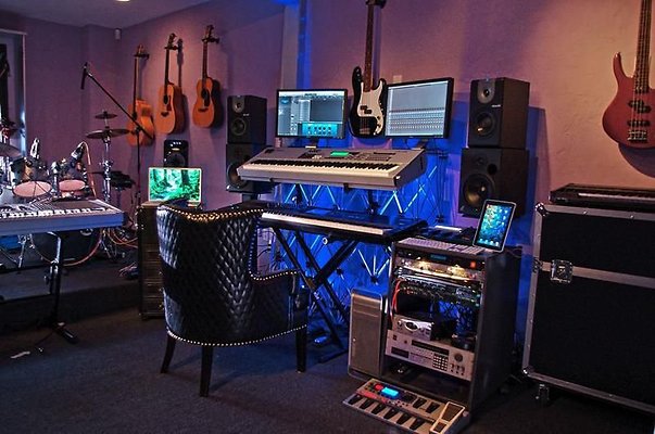 UNIVERSAL-A177-HTHORN-20 UNIVERSAL-A177-HTHORN-20