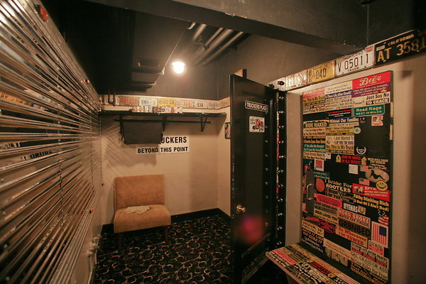 Dressing Room 0047 1 Dressing Room 0047 1