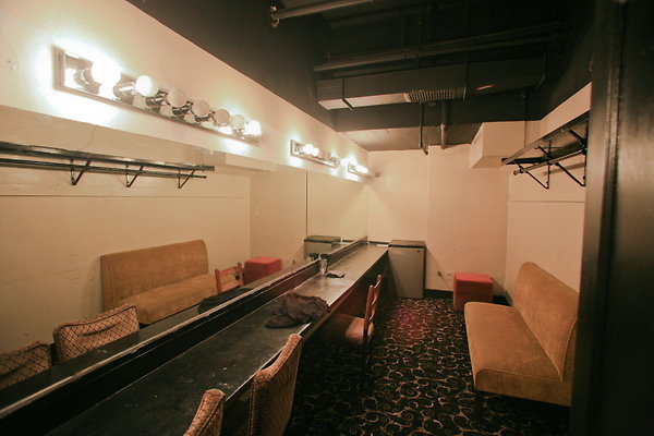 Dressing Room 0043 1 Dressing Room 0043 1