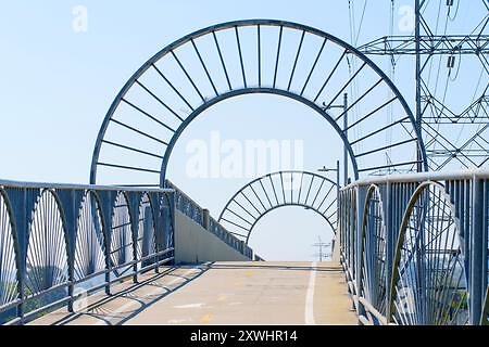 41 LA River Loop Bridge 41 LA River Loop Bridge