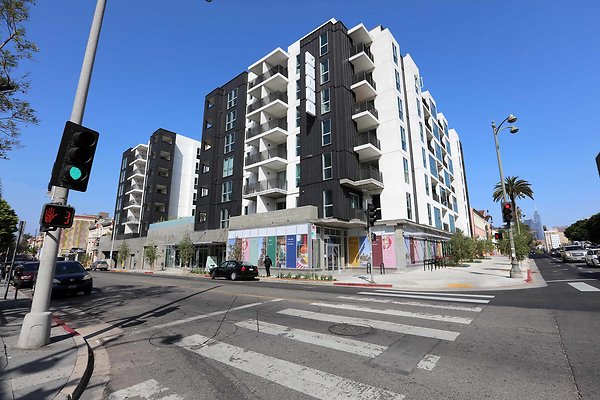 Z 10 MNM 997 Modern Apt Z 10 MNM 997 Modern Apt