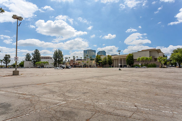 6100-WoodlandHills-00279 6100-WoodlandHills-00279