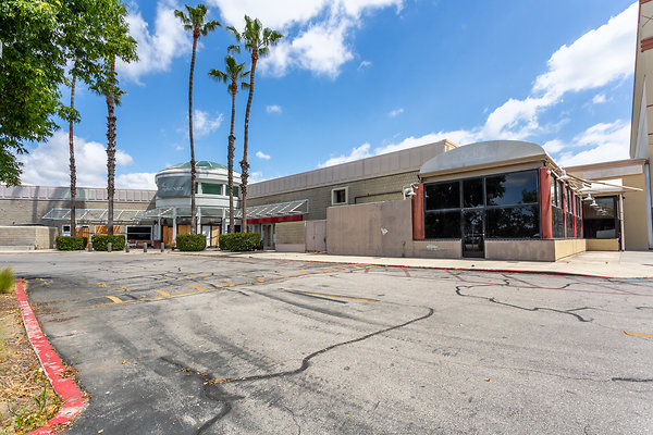 6100-WoodlandHills-00272 6100-WoodlandHills-00272