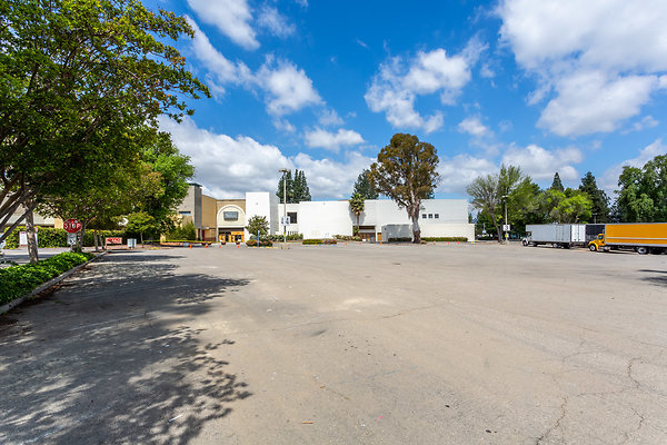 6100-WoodlandHills-00256 6100-WoodlandHills-00256