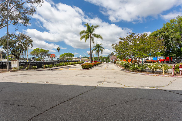 6100-WoodlandHills-00276 6100-WoodlandHills-00276