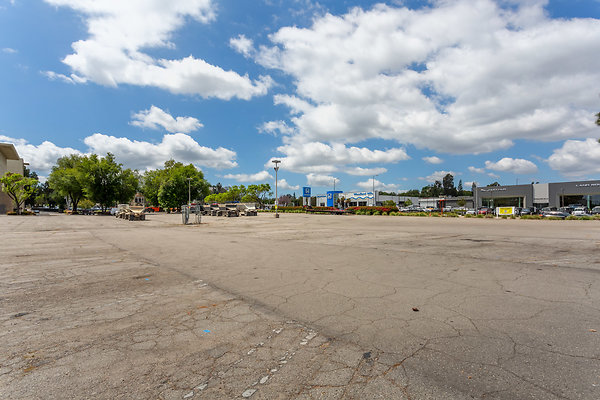 6100-WoodlandHills-00280 6100-WoodlandHills-00280