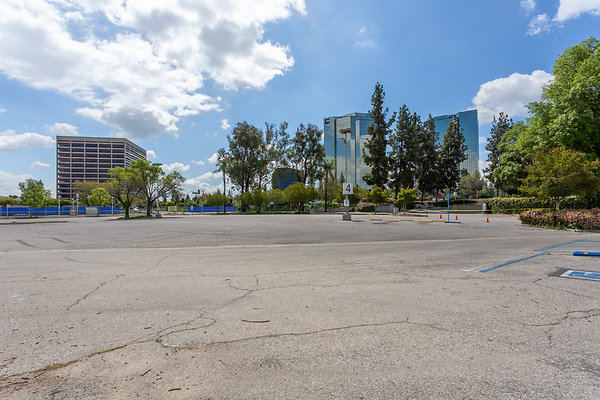 6100-WoodlandHills-00255 6100-WoodlandHills-00255