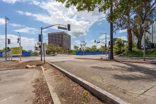 6100-WoodlandHills-00260 6100-WoodlandHills-00260