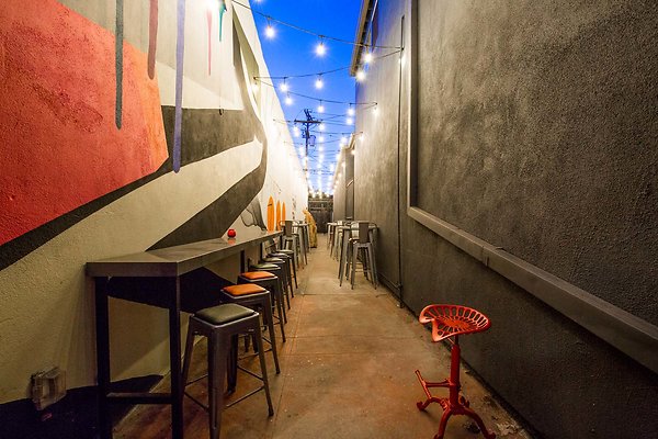 05 Art Bar 213 05 Art Bar 213