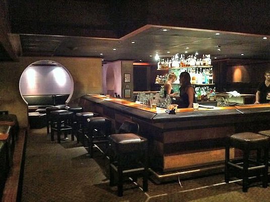 08 UN 4216 Hollywood