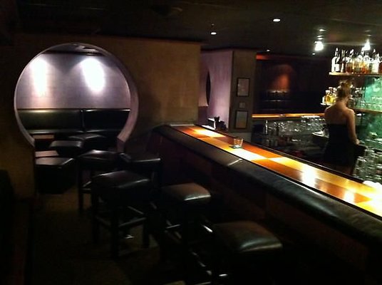 UNIVERSAL-4216-LA-19 UNIVERSAL-4216-LA-19