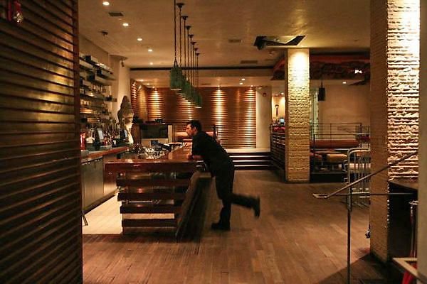 001 UNIVERSAL-4221-HW-2 001 UNIVERSAL-4221-HW-2