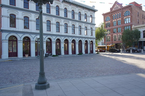 01 Pueblo LA South Plaza