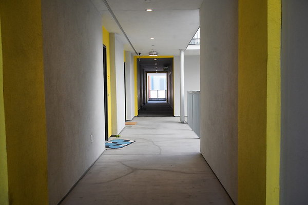 06 Hallways And Lobbies