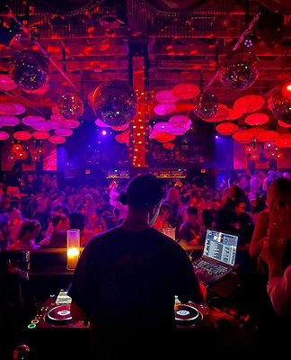 Warwick-Los Angeles-1 800