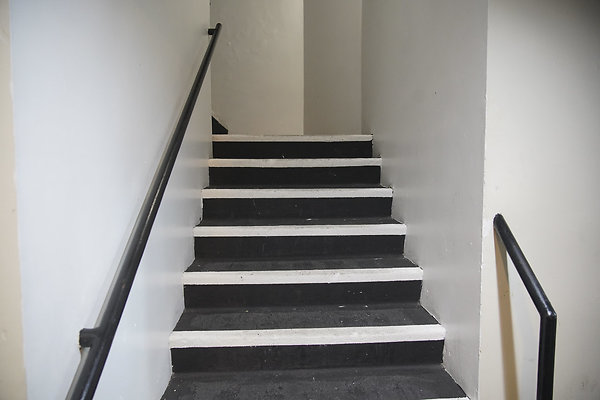 z-avalon-2025-004 z-avalon-2025-004