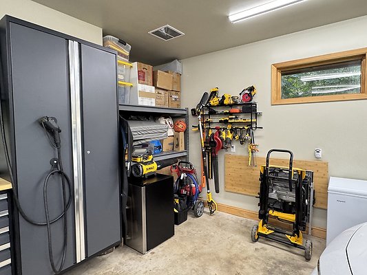 8.13 Chess Family Furniture flipper house SE Jackson Park 012 8.13 Chess Family Furniture flipper house SE Jackson Park 012