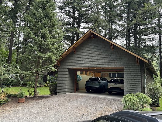 8.13 Chess Family Furniture flipper house SE Jackson Park 033 8.13 Chess Family Furniture flipper house SE Jackson Park 033