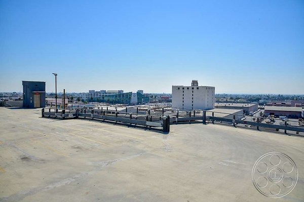 sky-rooftop-21 sky-rooftop-21