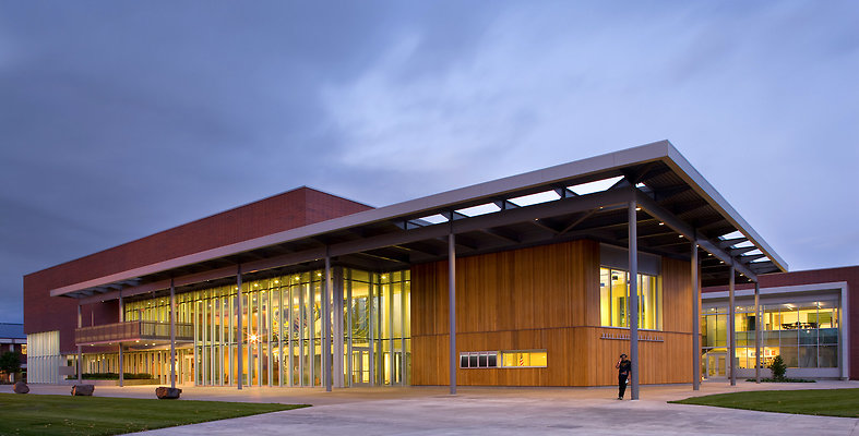 Lower-Columbia-College-Rose-Center-Arts-Entry-Plaza-Opsis-Architecture x