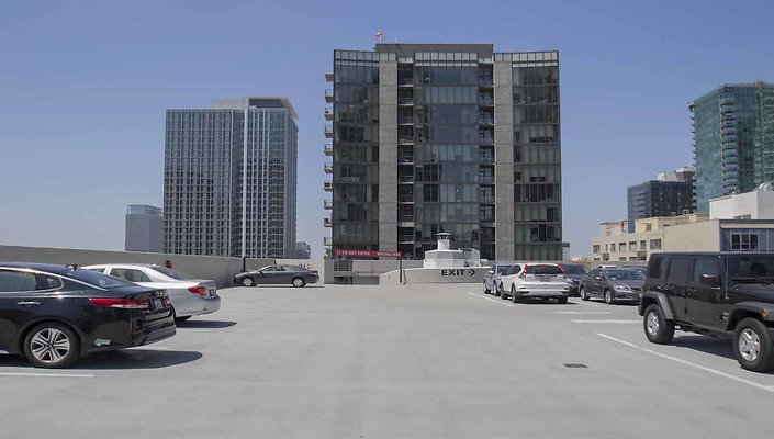 The-Bloc-Parking-Lot-042