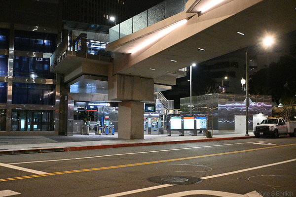 001B  Hope and Koz - Metro B